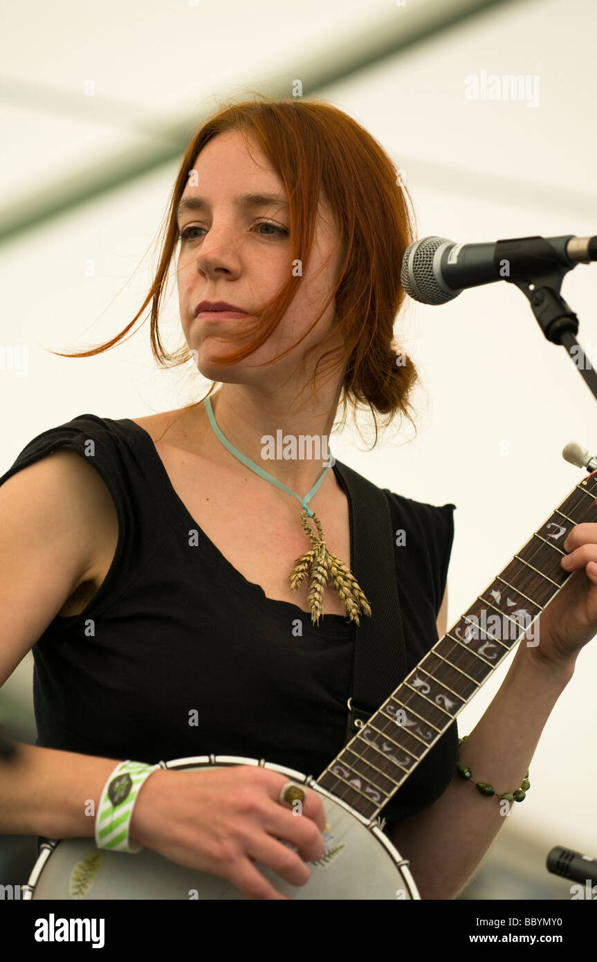 Sharron Kraus Auftritt beim Moseley Folk Festival in Birmingham im Jahr 2008 Stockfoto