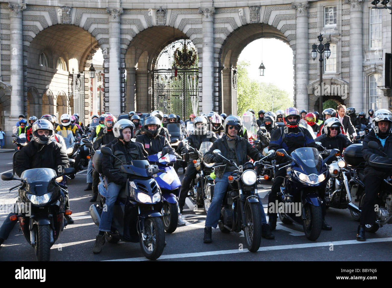 Motorradfahrer vor der Mall, London. Sie protestierten über Parkplatz Probleme in London. Stockfoto