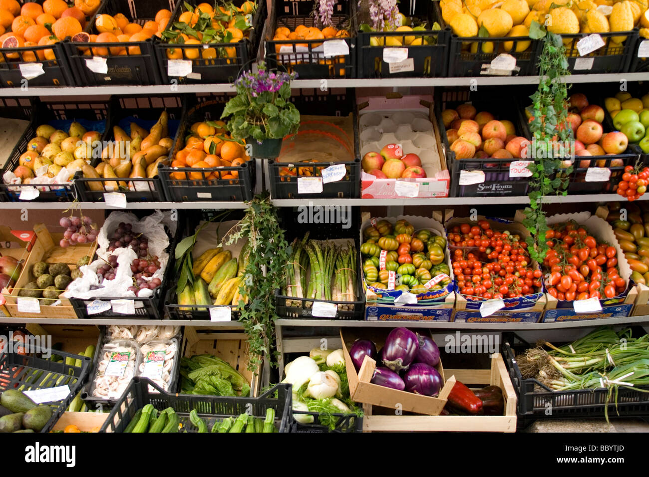 Obst und Gemüse zu verkaufen, Shop am Corso Umberto von Taormina, Sizilien, Italien Stockfoto