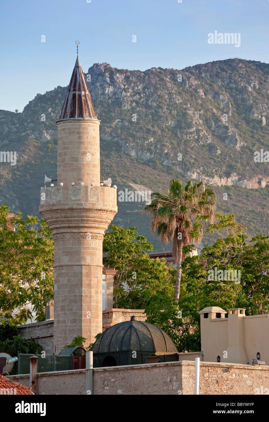 Minarett der Cafer Pasa Camisi oder Cafer Pascha Moschee, Kyrenia, auch bekannt als Girne, Nordzypern, Zypern, Europa Stockfoto