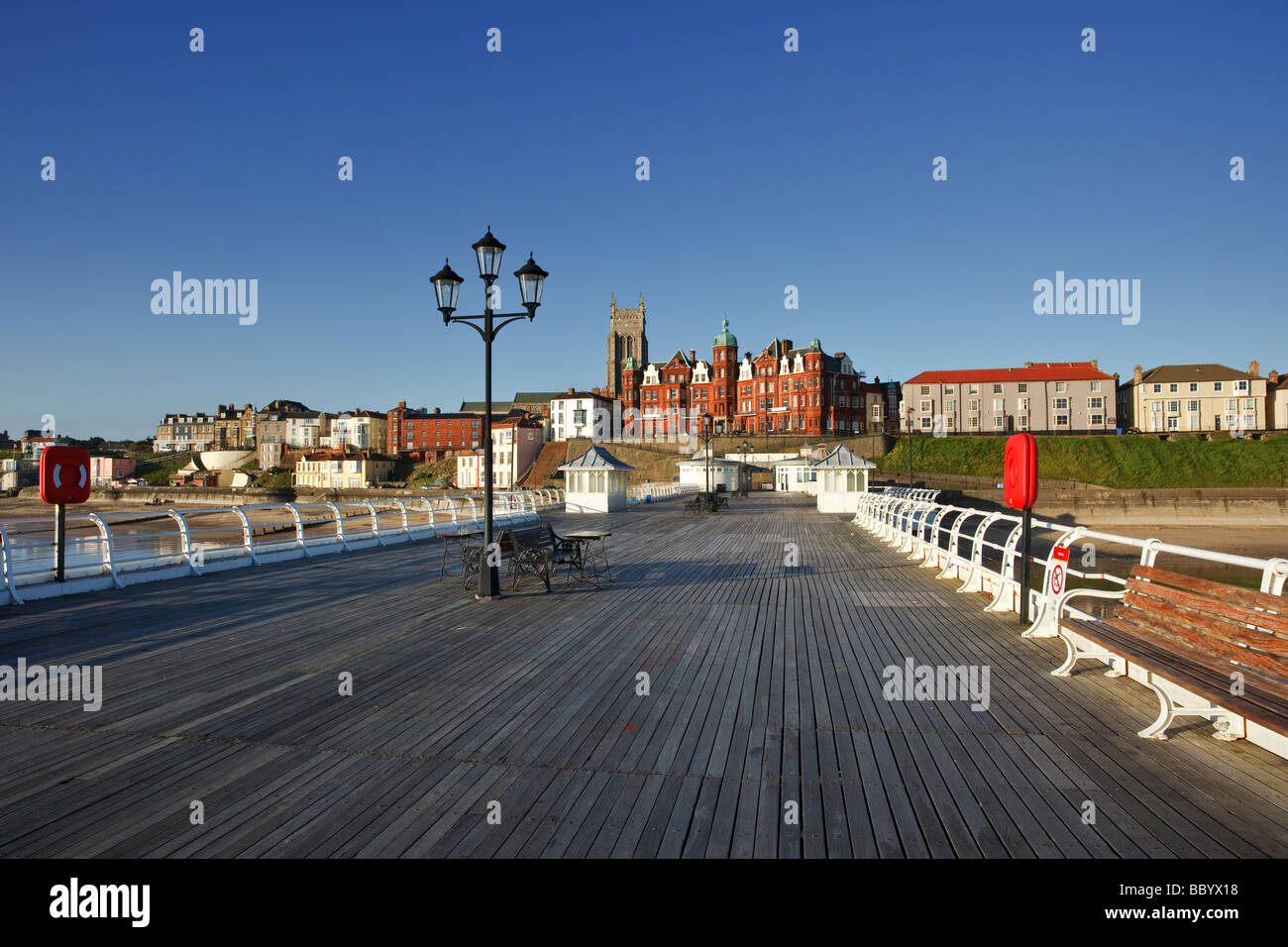 Am frühen Morgen Bild Cromer Strandpromenade im Frühsommer, North Norfolk, UK Stockfoto