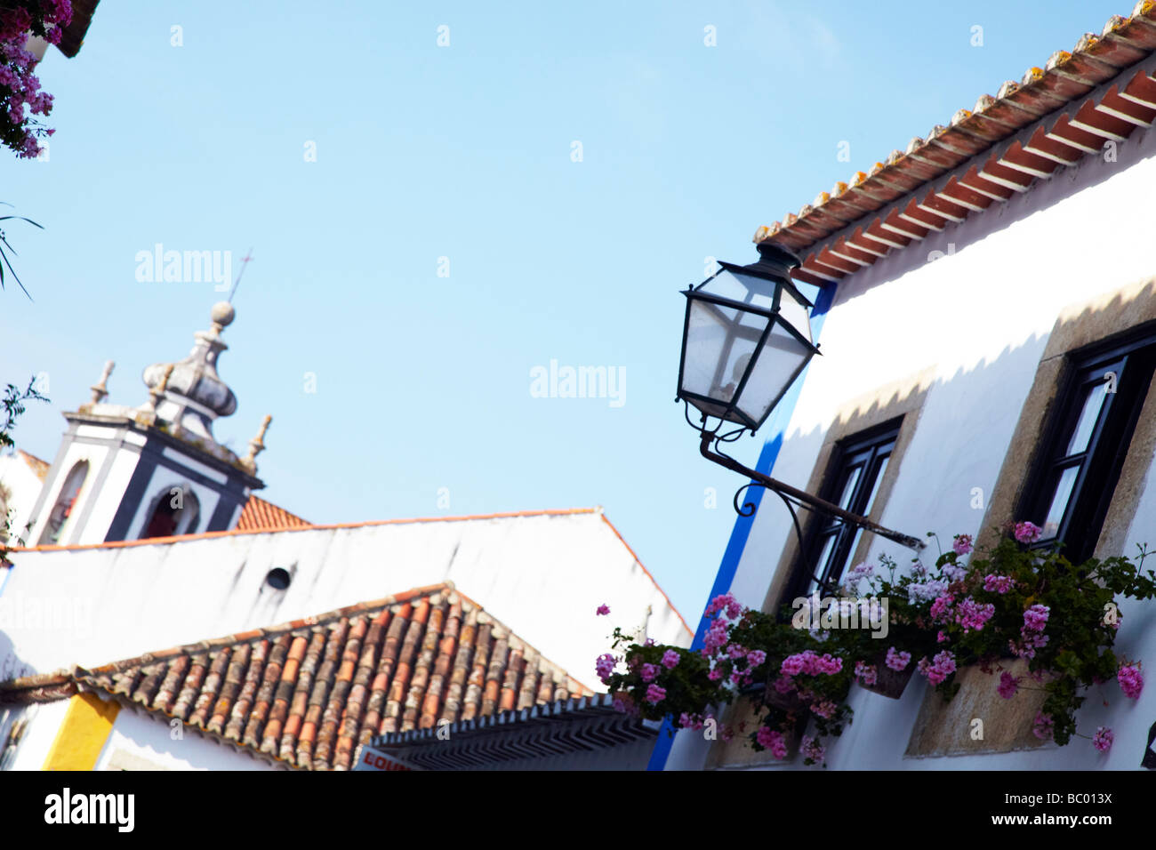 alten, weiß getünchten Häusern in Obidos, Portugal Stockfoto