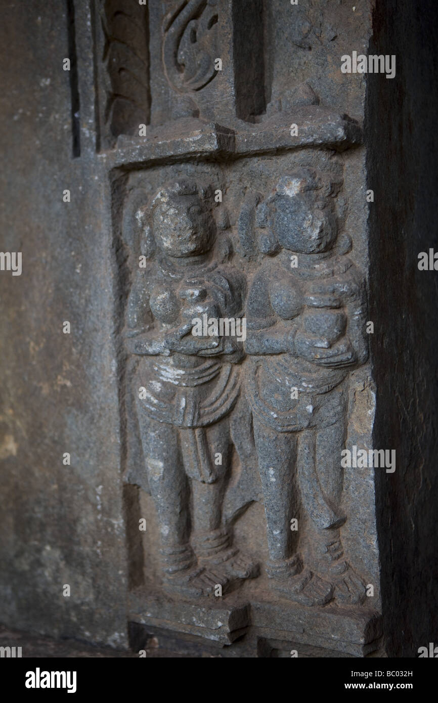 Apsara (Hindu Engel) Details im Mahadeva Tempel. Goa, Indien. Stockfoto