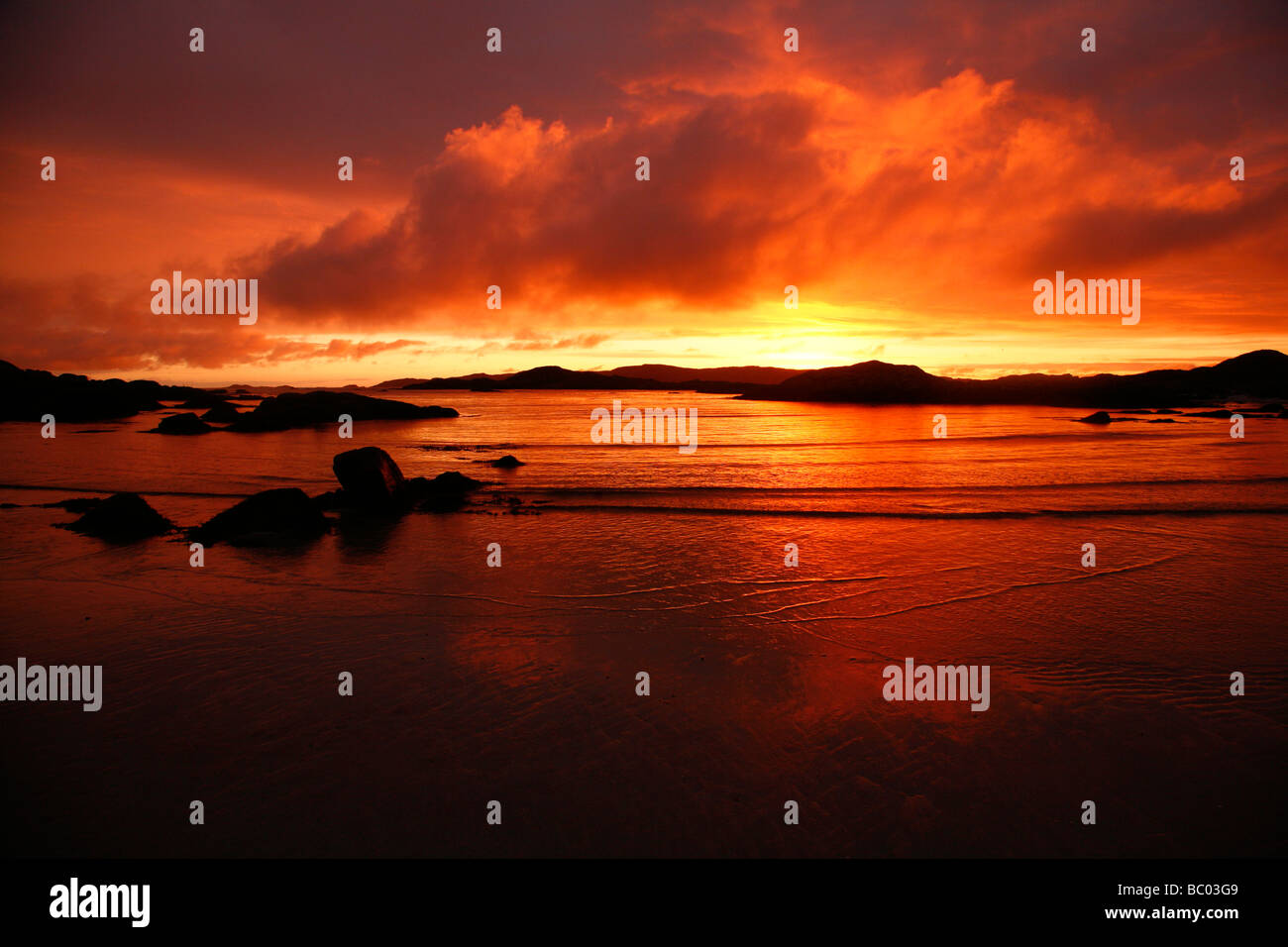 Sonnenuntergang über Iona von Fidden, Isle of Mull, Inneren Hebriden, westlichen Schottland, England, UK. Stockfoto