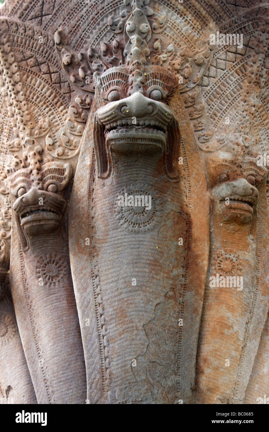 Khmer Stein Schnitzen einer Naga Schlange "Beng Mealea" Tempelruinen, Angkor, Kambodscha Stockfoto