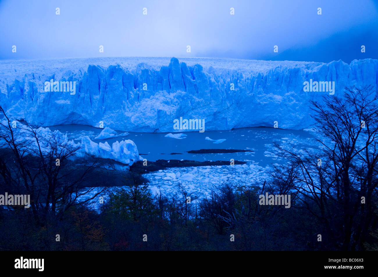 Perito Moreno Gletscher, Nationalpark Los Glaciares, El Calafate, Provinz Santa Cruz, Argentinien Stockfoto