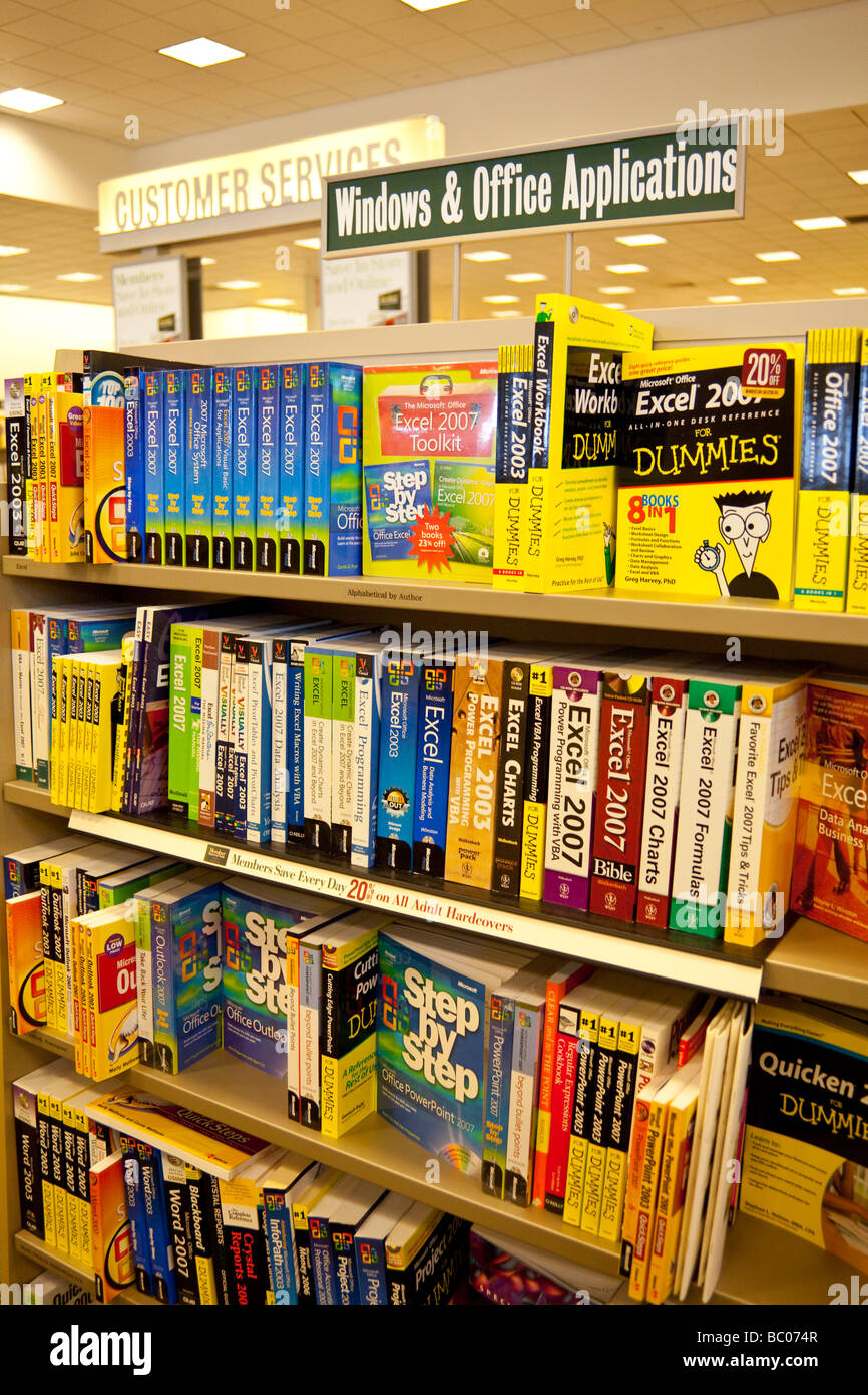 Windows und Office Anwendungen Computer-Bücher in den Regalen, Barnes &amp; Noble, USA Stockfoto