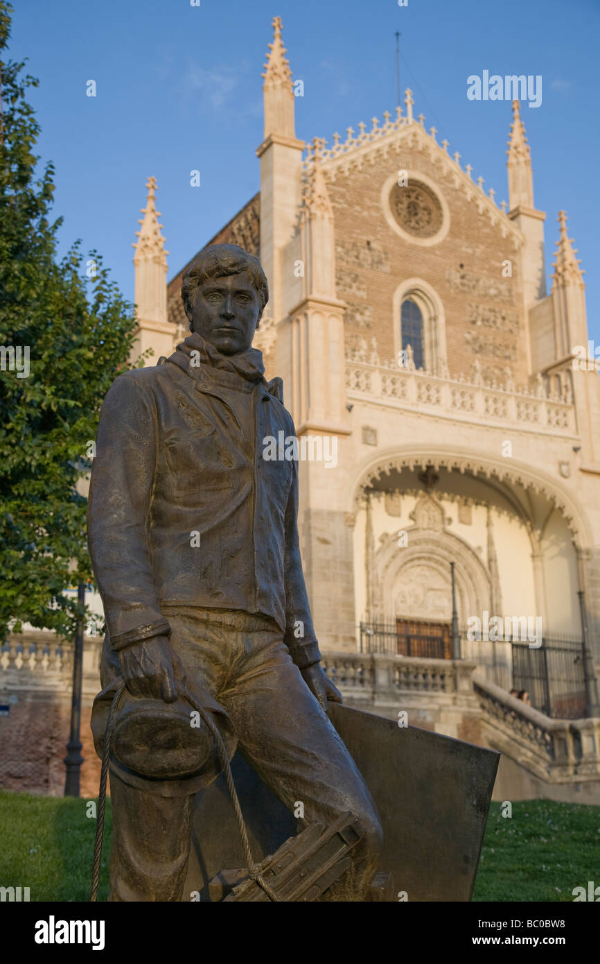 Hieronymus Kirche neben dem Prado Kunstmuseum mit Maler Skulptur, Madrid, Spanien Stockfoto