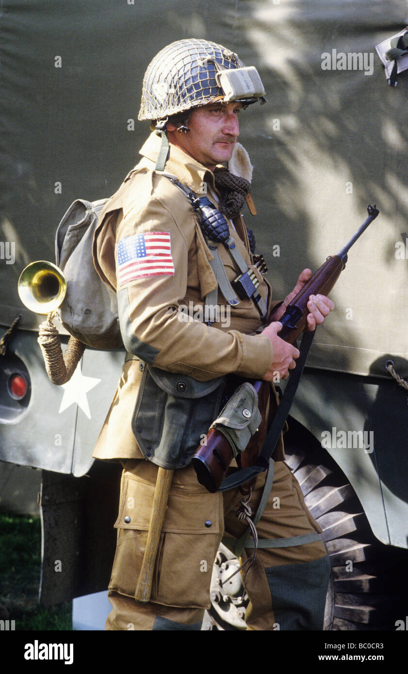 2. Weltkrieg militärischen Reenactment US-Soldaten Soldat Uniform Waffe Waffen Waffe Waffen Lager Lager reißt 1940 Stockfoto