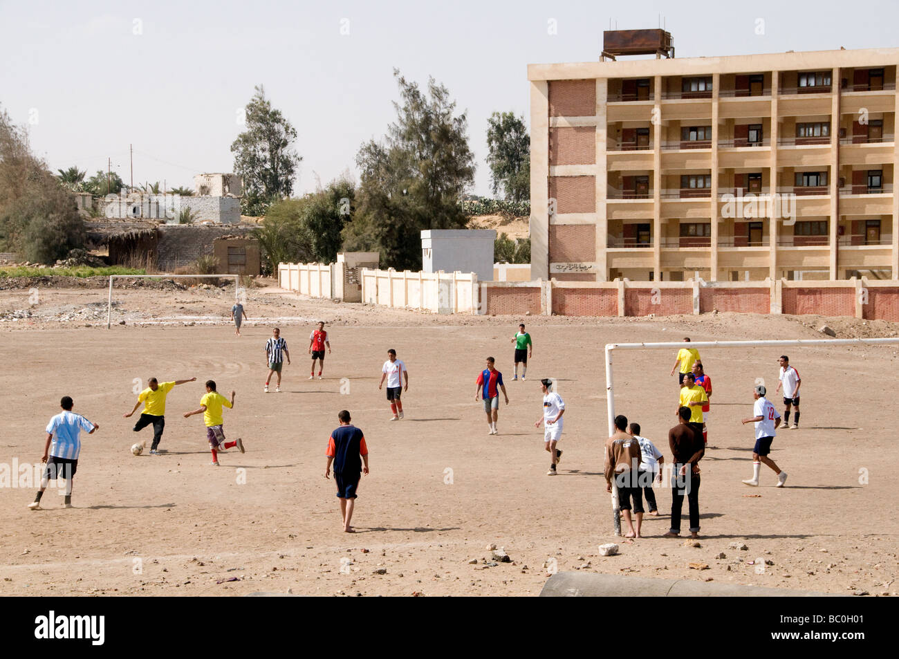 Fußball spielen Fußball Sport Kairo Ägypten ägyptische Stockfoto