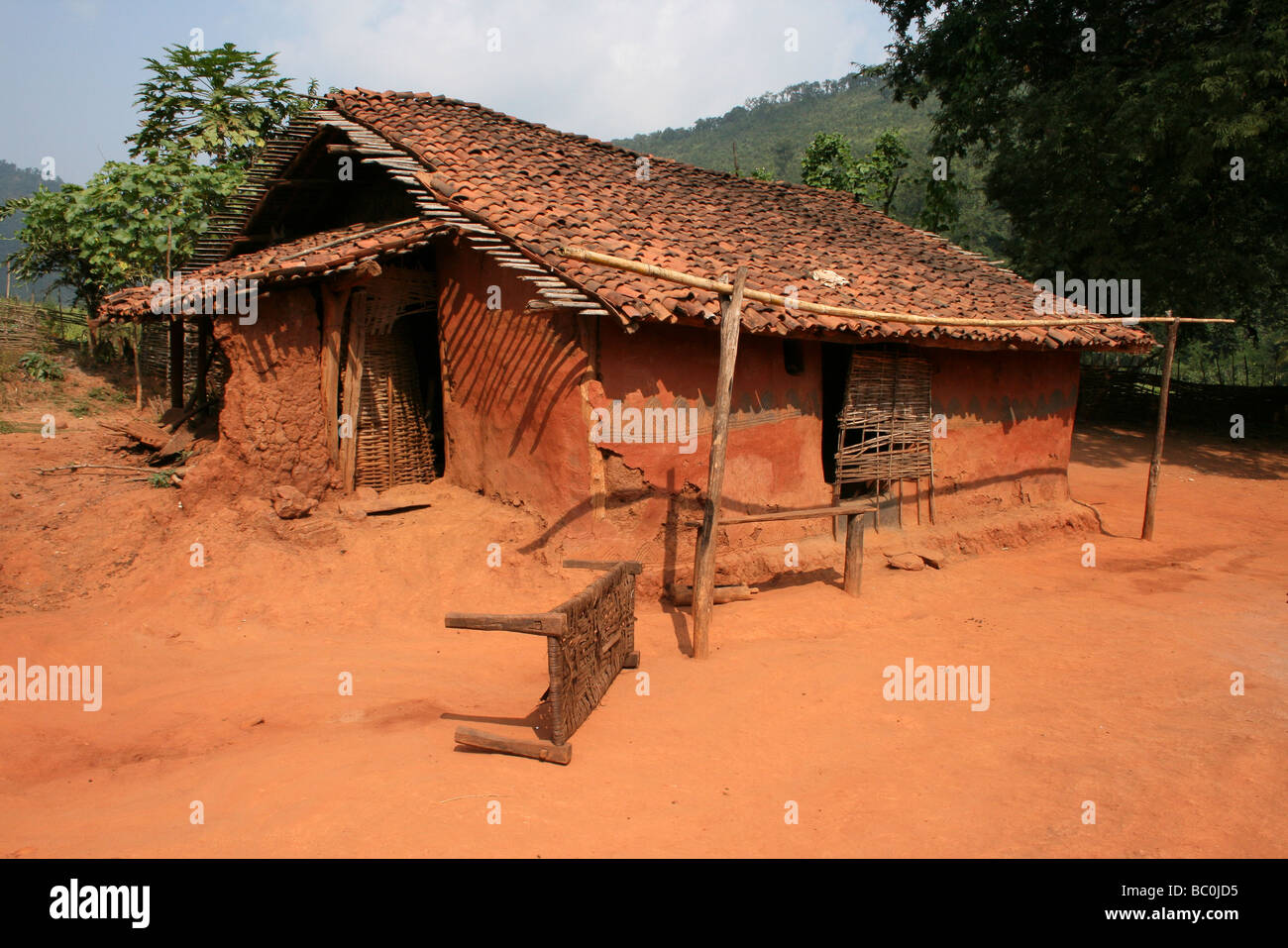 Typische Orissa Dorfhaus In Falragi Dorf, Bundesstaat Orissa, Indien Stockfoto