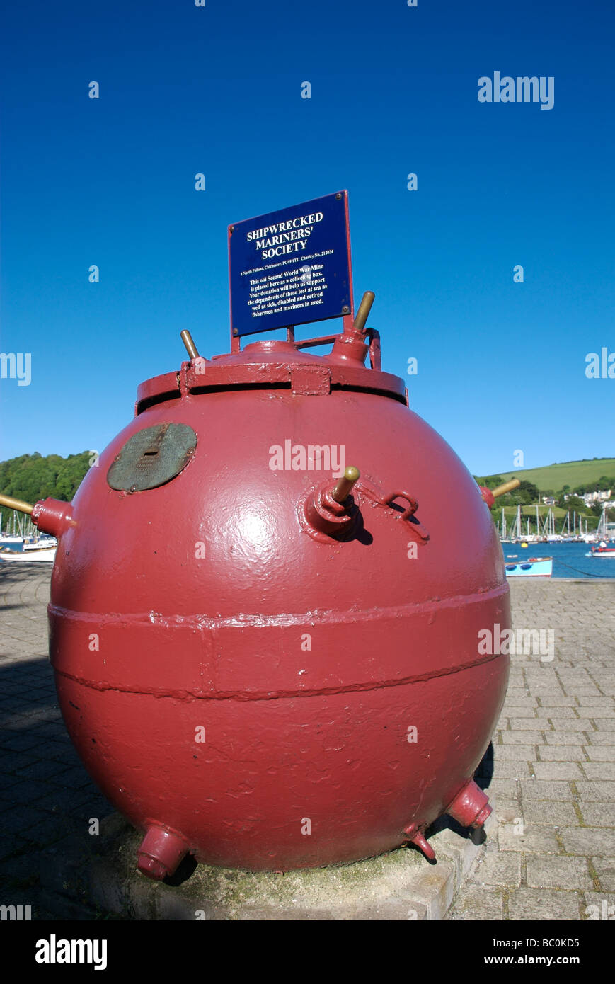 Ehemalige Weltkrieg zwei von mir, jetzt eine Sammelkiste schiffbrüchige Seeleute Gesellschaft, Dartmouth, Devon, UK Stockfoto