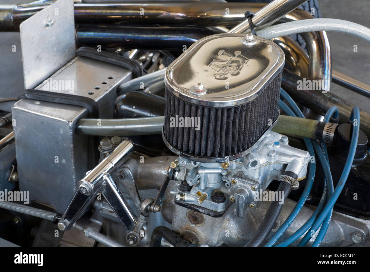 Vergaser und Luftfilter auf eine offene Wheeler-Schaltung-Rennwagen Stockfoto