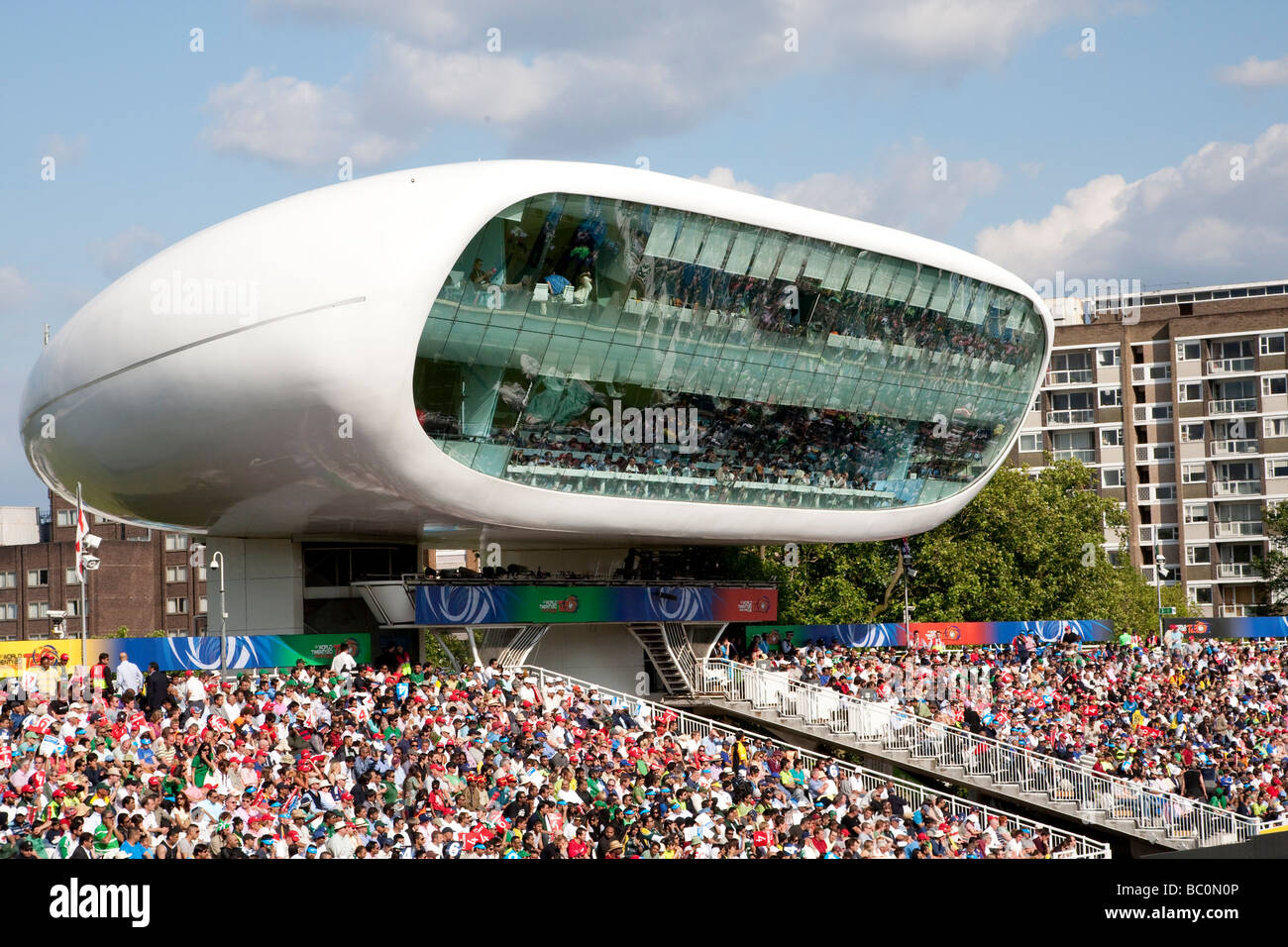 Fans während der ICC World Twenty20 Finale zwischen Pakistan und Sri Lanka an Herrn am 21. Juni 2009 in London. Stockfoto