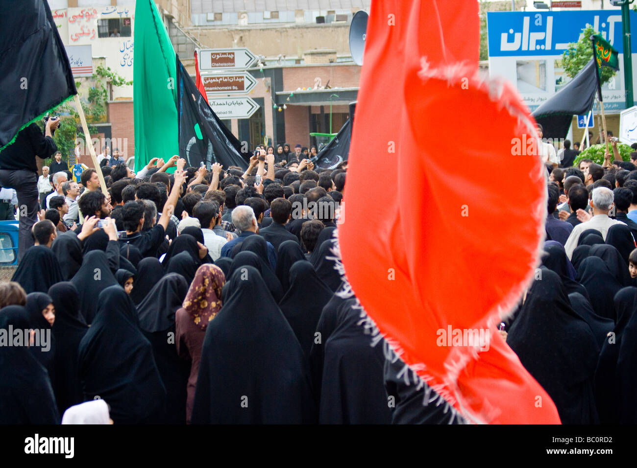 Prozession zum Gedenken an den Jahrestag des Todes von Fatima in Esfahan Iran Stockfoto