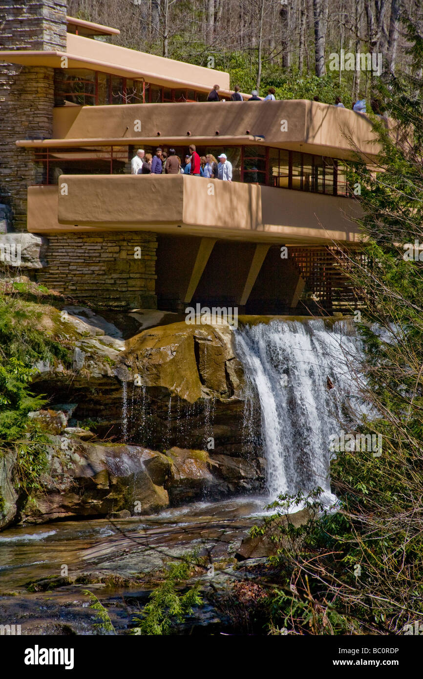 Vorgelagerten Außenansicht des Fallingwater. Auch bekannt als Edgar J. Kaufmann Sr. Residenz, Fallingwater wurde von amerikanischen Stockfoto