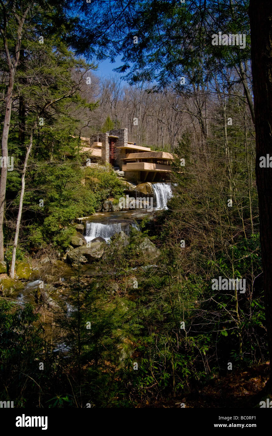 Vorgelagerten Außenansicht des Fallingwater. Auch bekannt als Edgar J. Kaufmann Sr. Residenz, Fallingwater wurde von amerikanischen Stockfoto