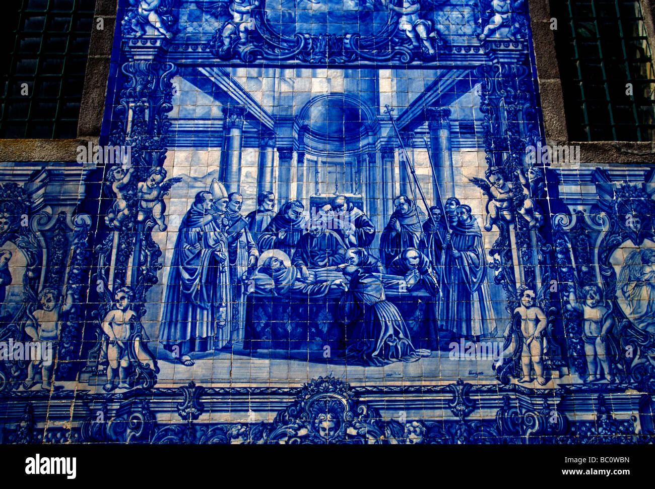 Keramische Fliesen, Azulejos, Almas Kapelle Capela das Almas, aus dem 18. Jahrhundert, Rua de Santa Catarina, Hauptstadt, Stadt Porto, Porto, Portugal Stockfoto