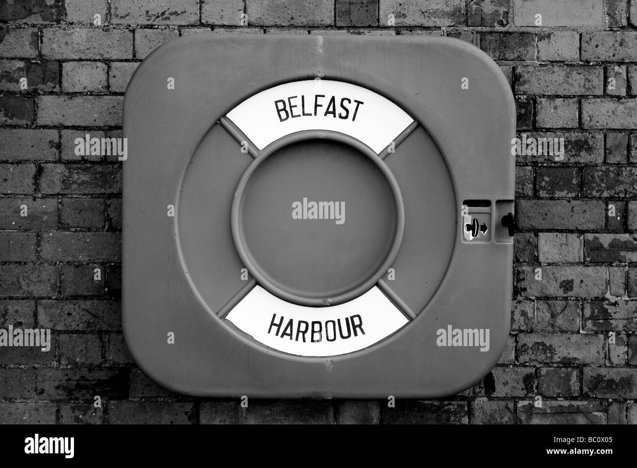 Lebensretter in Belfast Hafen, Harland und Wolff Werft, Königin der Insel, Belfast, Nordirland, Vereinigtes Königreich Stockfoto