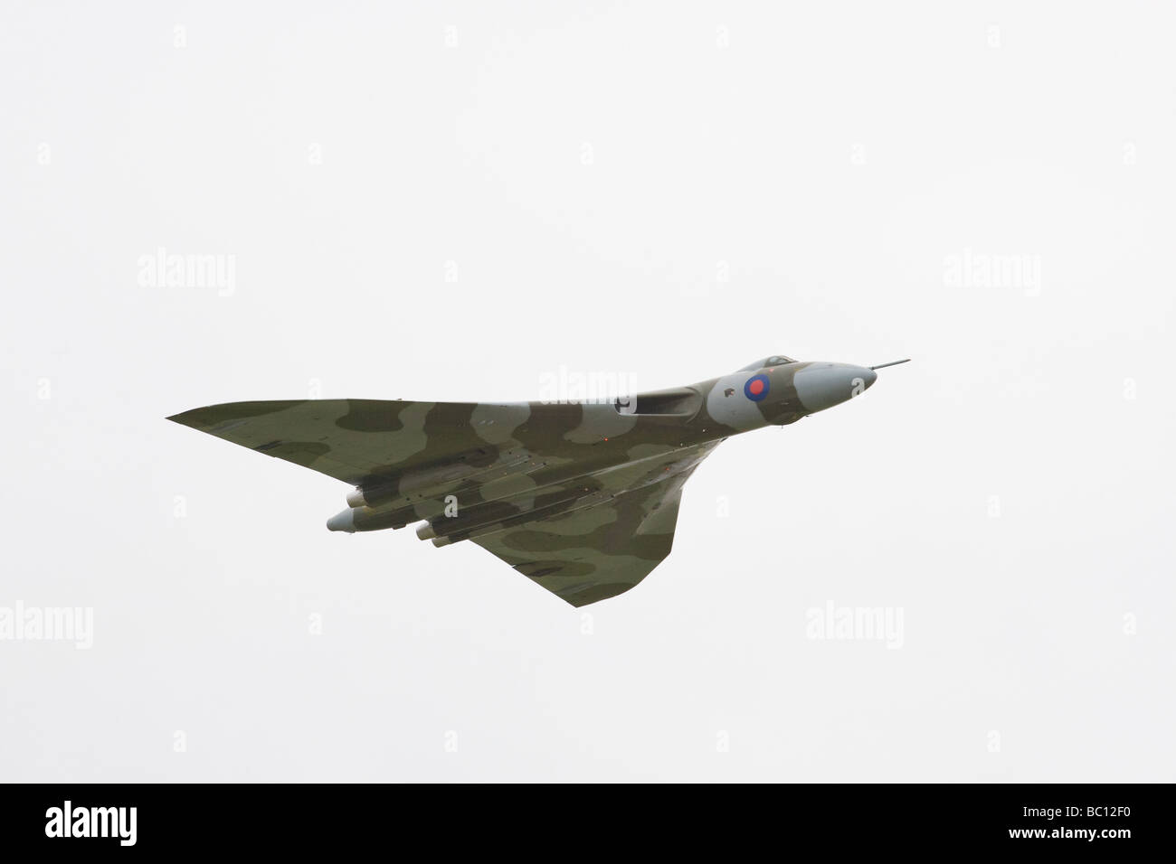 AVRO Vulcan G-VLCN (XH558) Bomber bei einem Überflug Stockfoto