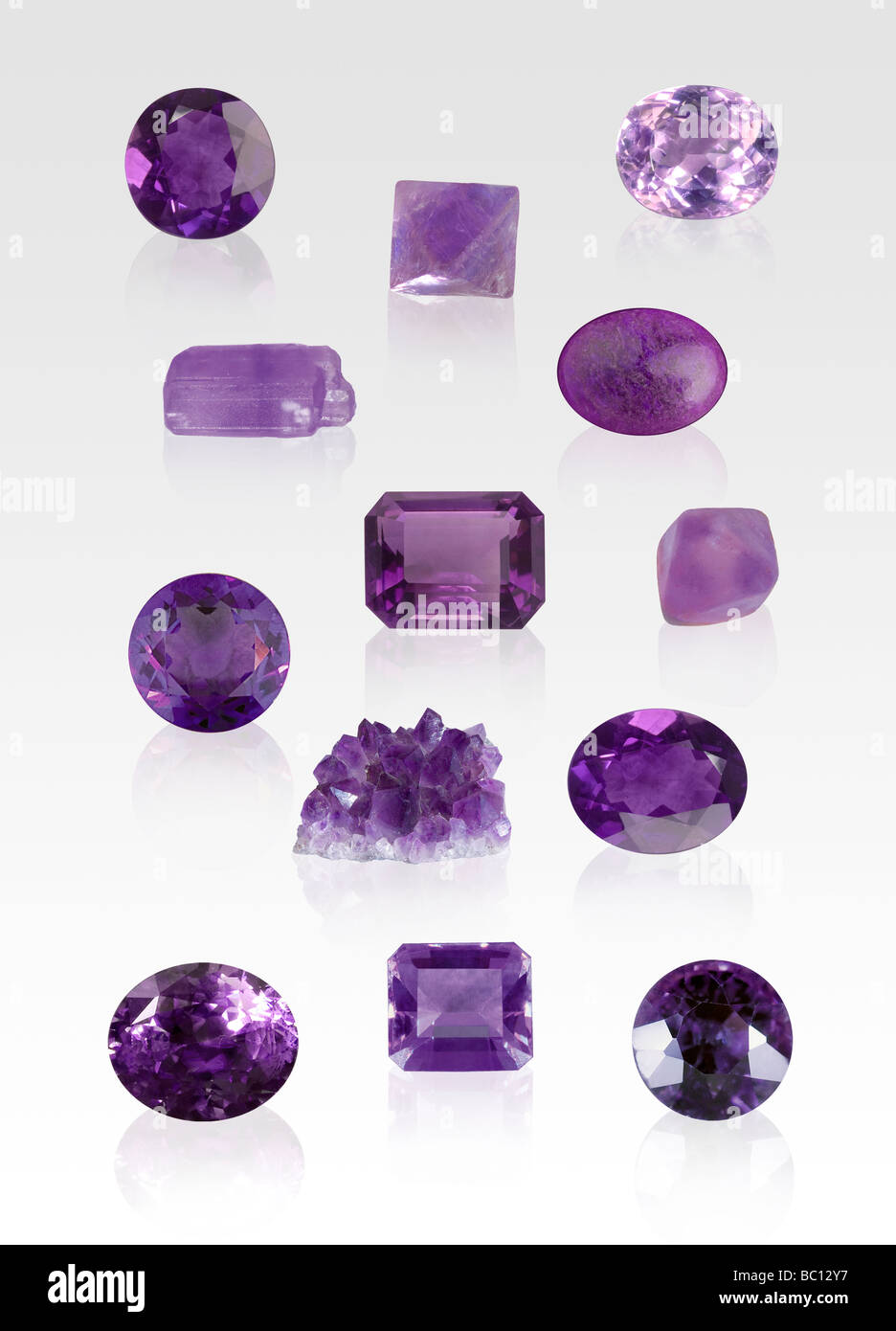 Violette edelsteine -Fotos und -Bildmaterial in hoher Auflösung – Alamy