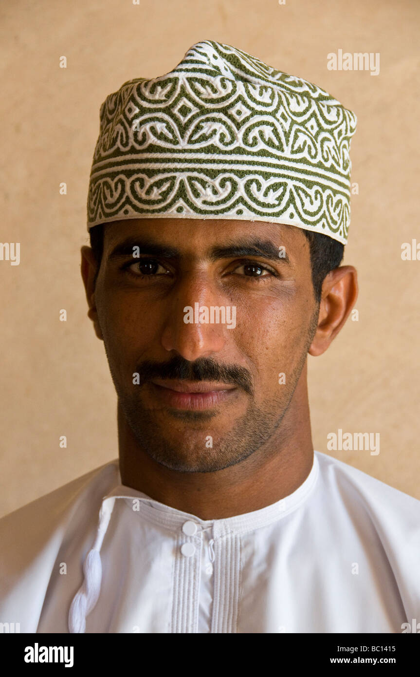 Porträt eines Mannes Al Dakhiliyah Region Sultanat Oman Stockfoto