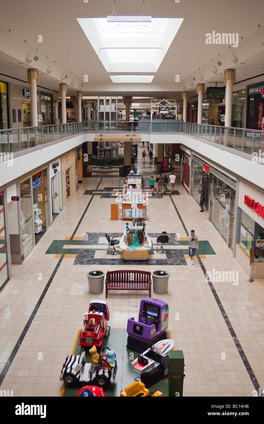 leere Gänge in Montgomerville Mall, Pennsylvania, USA Stockfoto