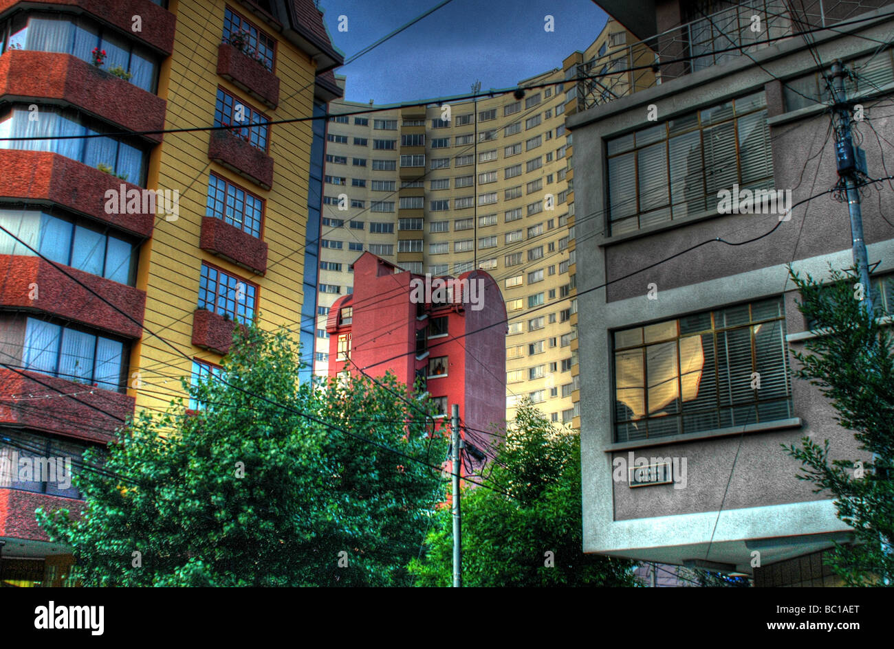 HDR Bild der Mehrfamilienhäuser in La Paz, Bolivien Stockfoto