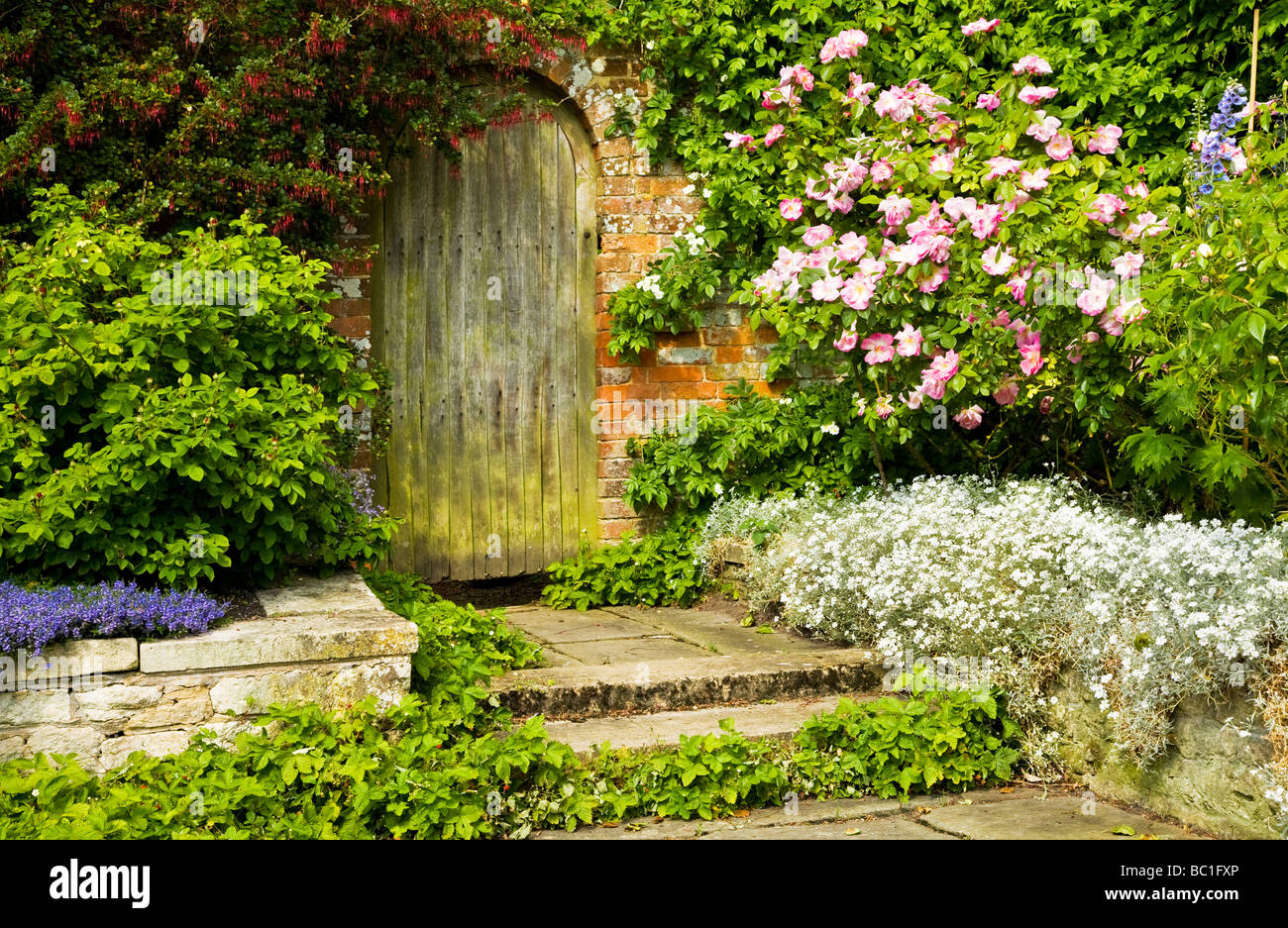 Eine Ecke von der Rose Garden am Broadleas Garten Devizes Wiltshire England UK Stockfoto