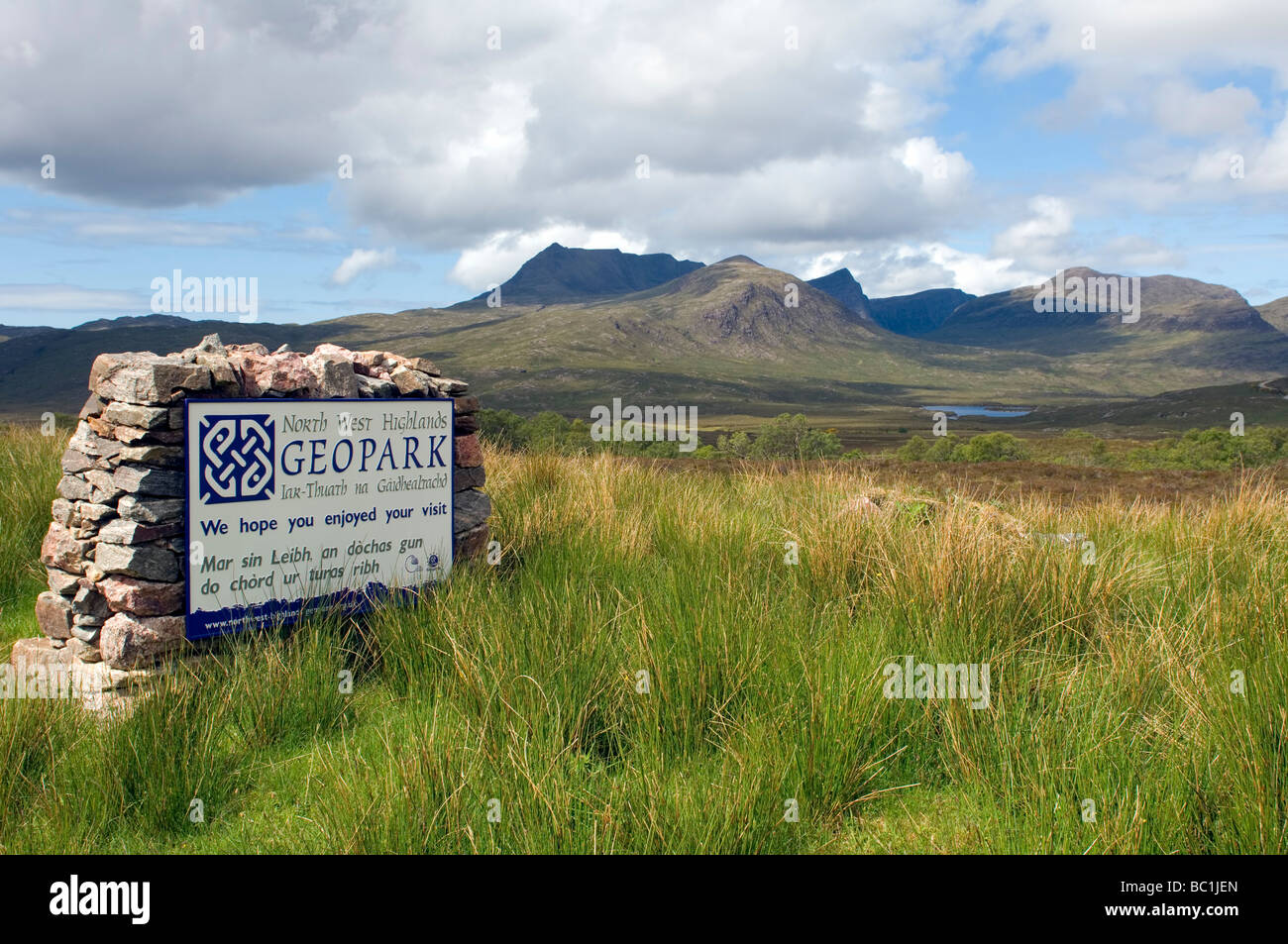 North West Highlands GEOPARK Zeichen, Coigach, Highland Region, Schottland Stockfoto