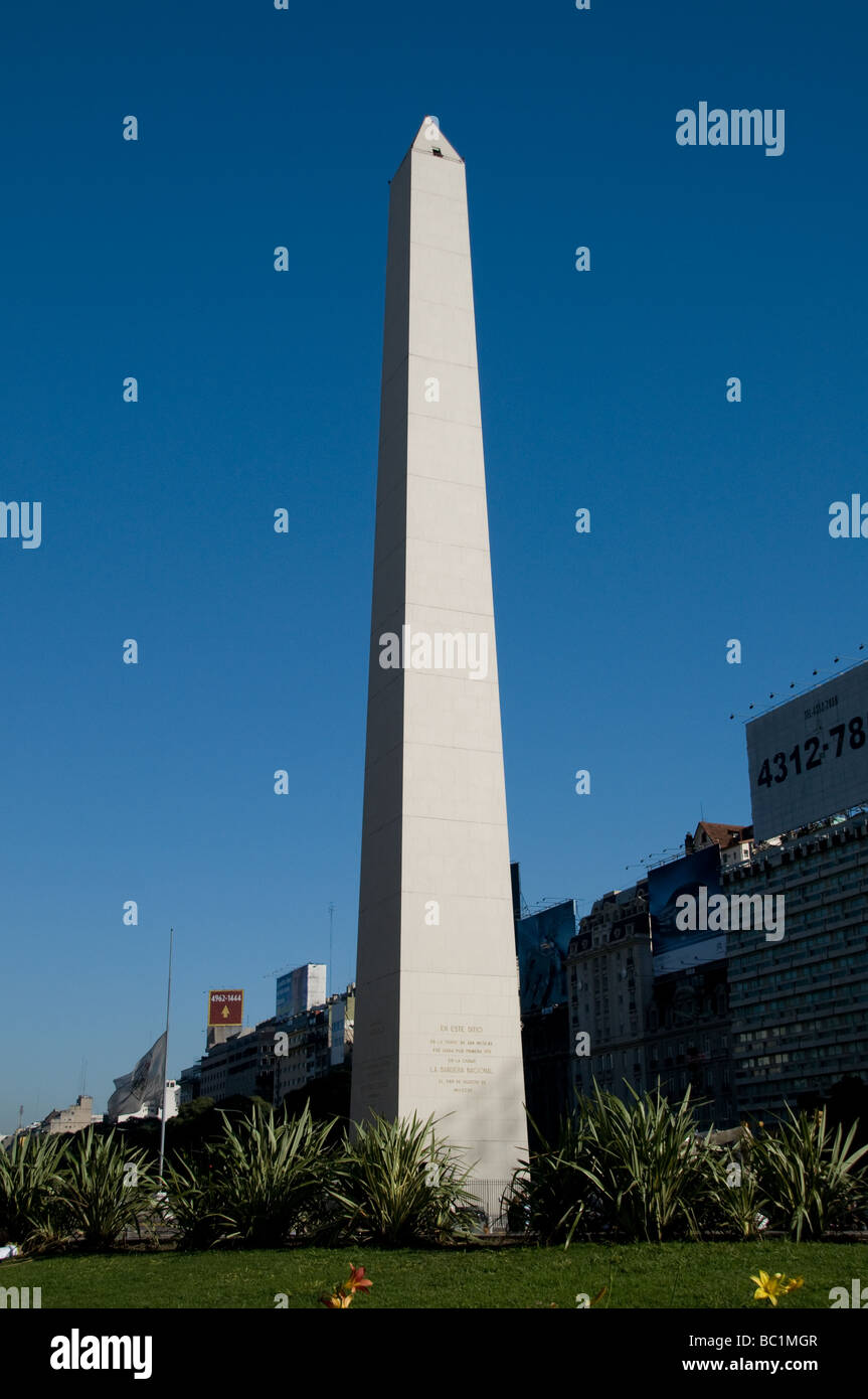 Obelisk von Buenos Aires, Plaza De La República, Kreuzung von Nueve de Julio und Corrientes Avenue, Buenos Aires, Argentinien Stockfoto