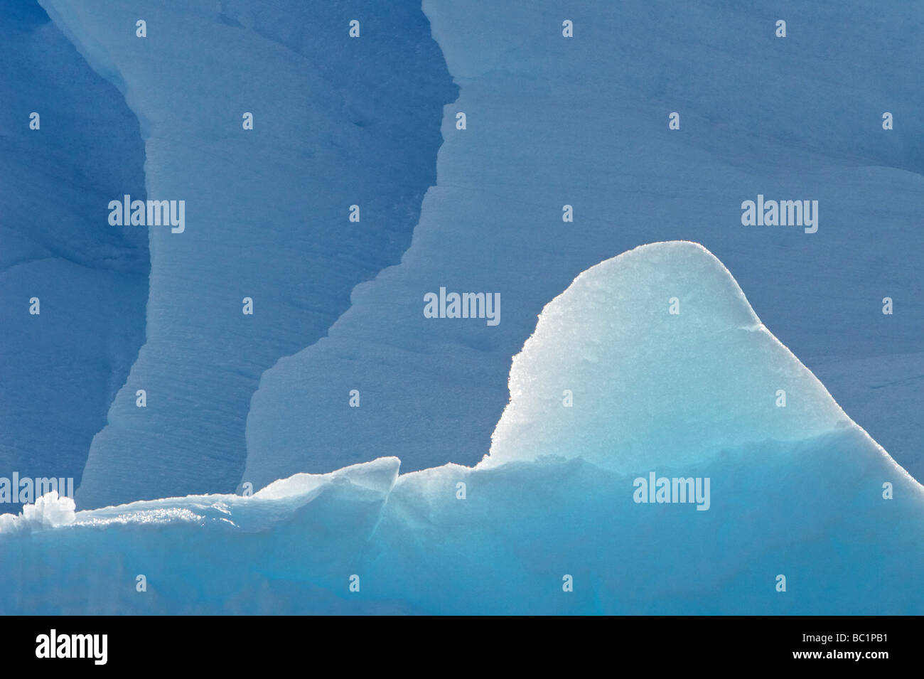 Detail eines Eisbergs in Lago Argentino, Nationalpark Los Glaciares, Patagonien, Argentinien. Stockfoto