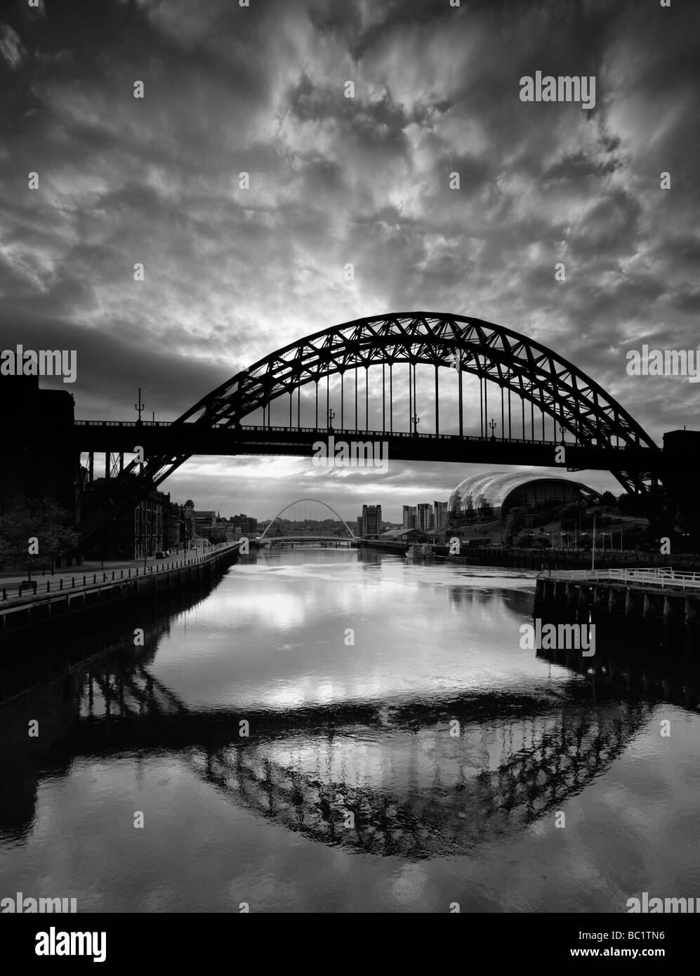 Juni am Donnerstag Morgen auf den Fluss Tyne Newcastle Upon Tyne Stockfoto
