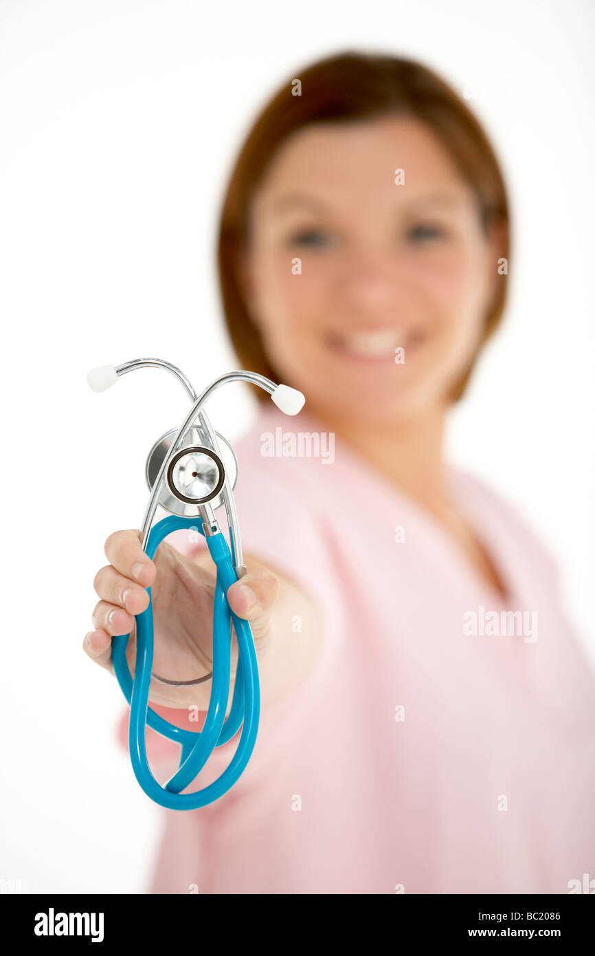Frau Doktor Holding Stethescope Stockfoto