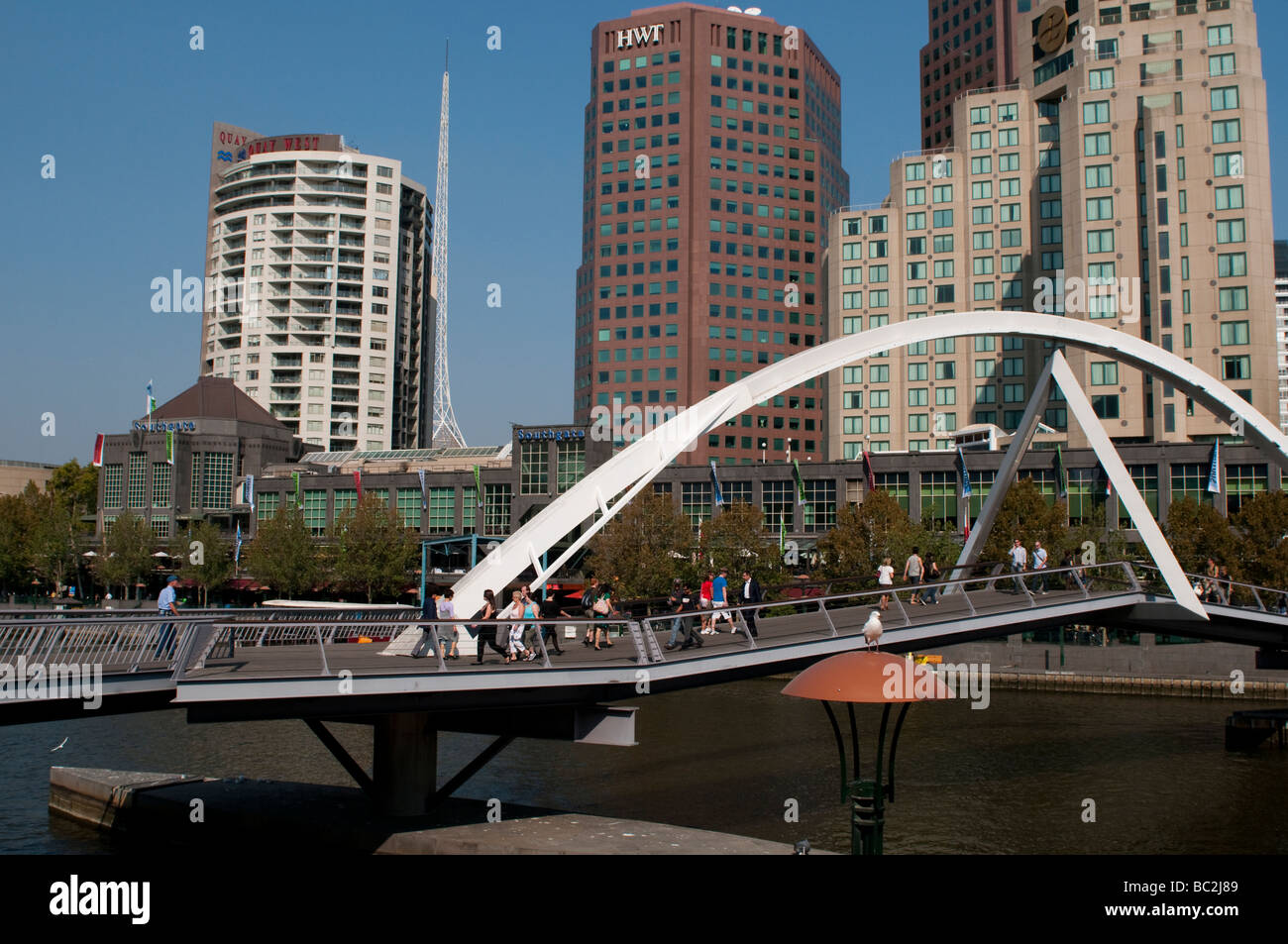 Fußgängerbrücke über den Yarra River am Southbank, Melbourne, Victoria, Australien Stockfoto