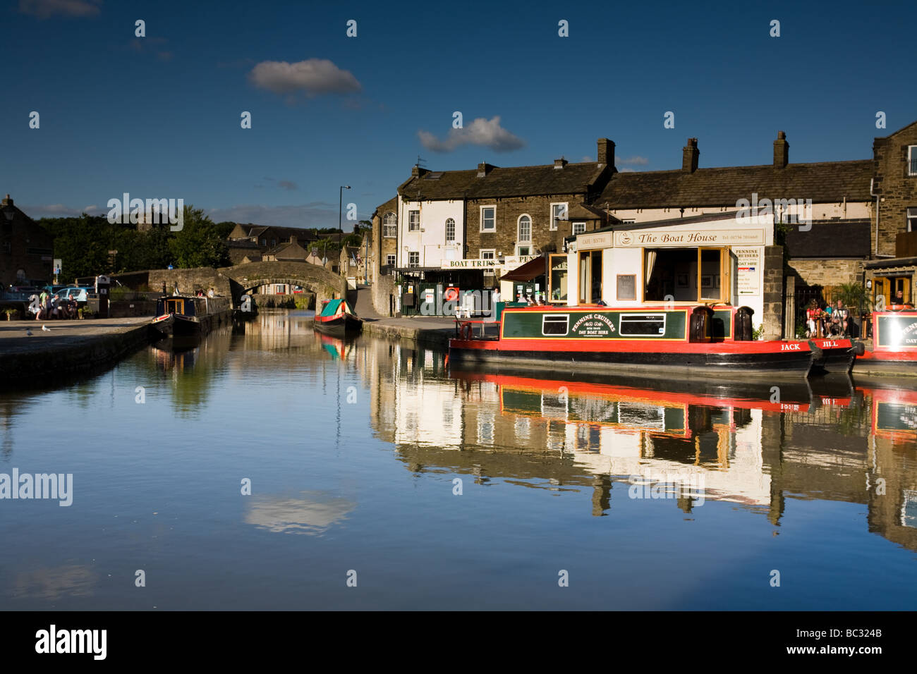 Barkassen-Leeds-Liverpool-Kanal Skipton Yorkshire England Stockfoto