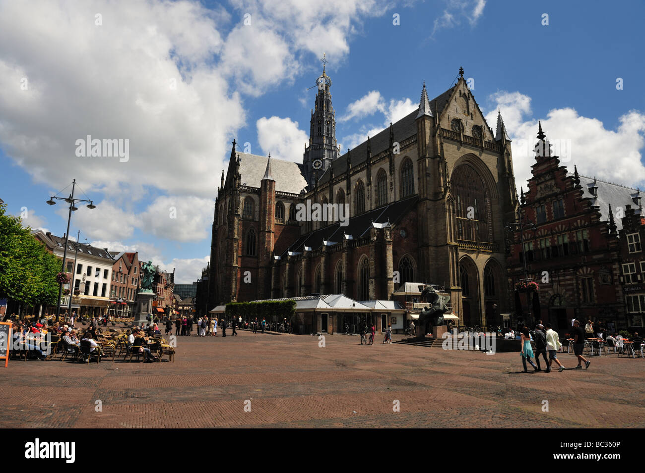 St. Bavo-Kirche auf dem Grote Markt in Haarlem Holland Stockfoto