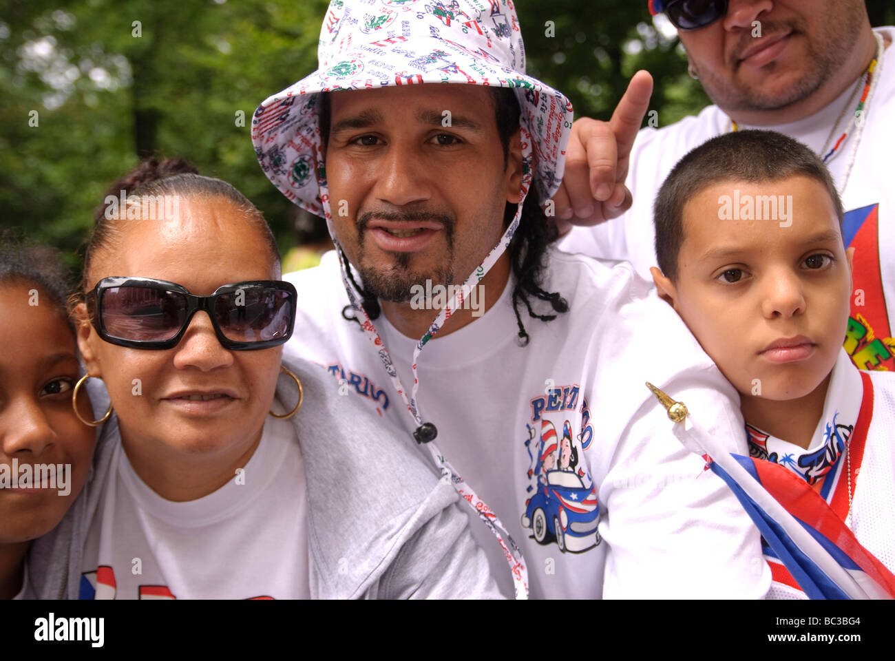 Jährliche Puerto Rican Day Parade.  5th Avenue, Manhattan, New York City. Eine bunte und spannende Feier. Stockfoto