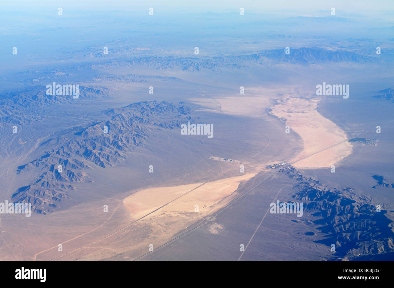 Die Stadt Primm (Luftaufnahme) auf der I-15, Kalifornien / Nevada USA Stockfoto