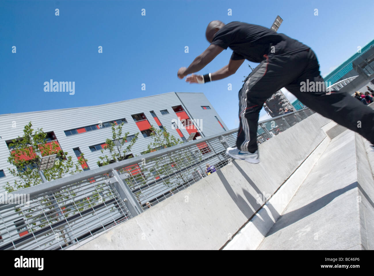 Parkour bei Pro aktiv Event Arsenal Emirates Stadion London üben Stockfoto