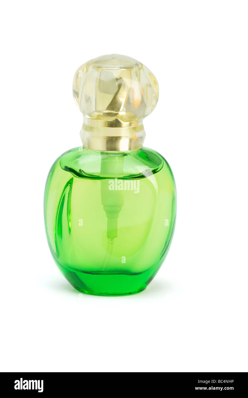 Grüne Flasche Parfüm auf weißem Hintergrund Stockfoto