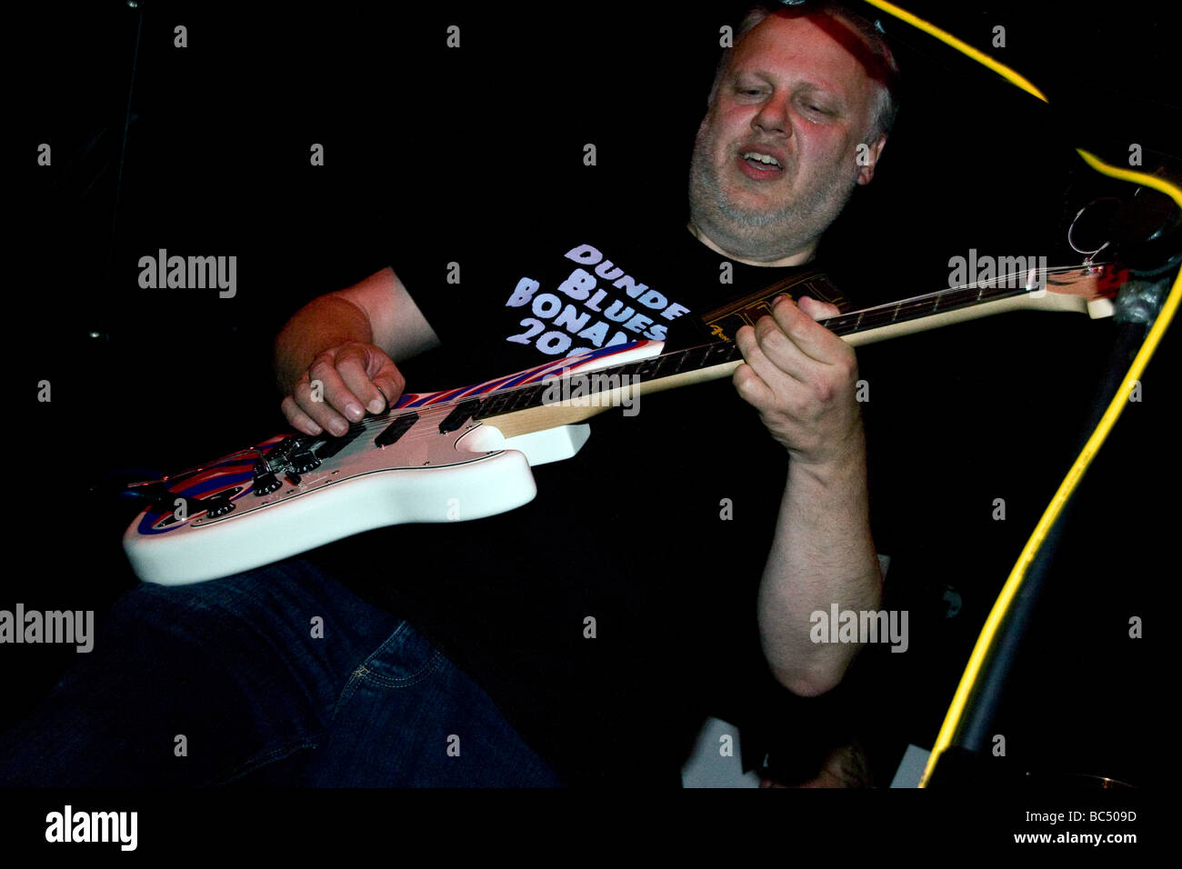 Deutsch-Blues-band The Flaming Stratman, die live im Dexter's Pub während der Blues Bonanza 2009 in Dundee, Großbritannien Stockfoto