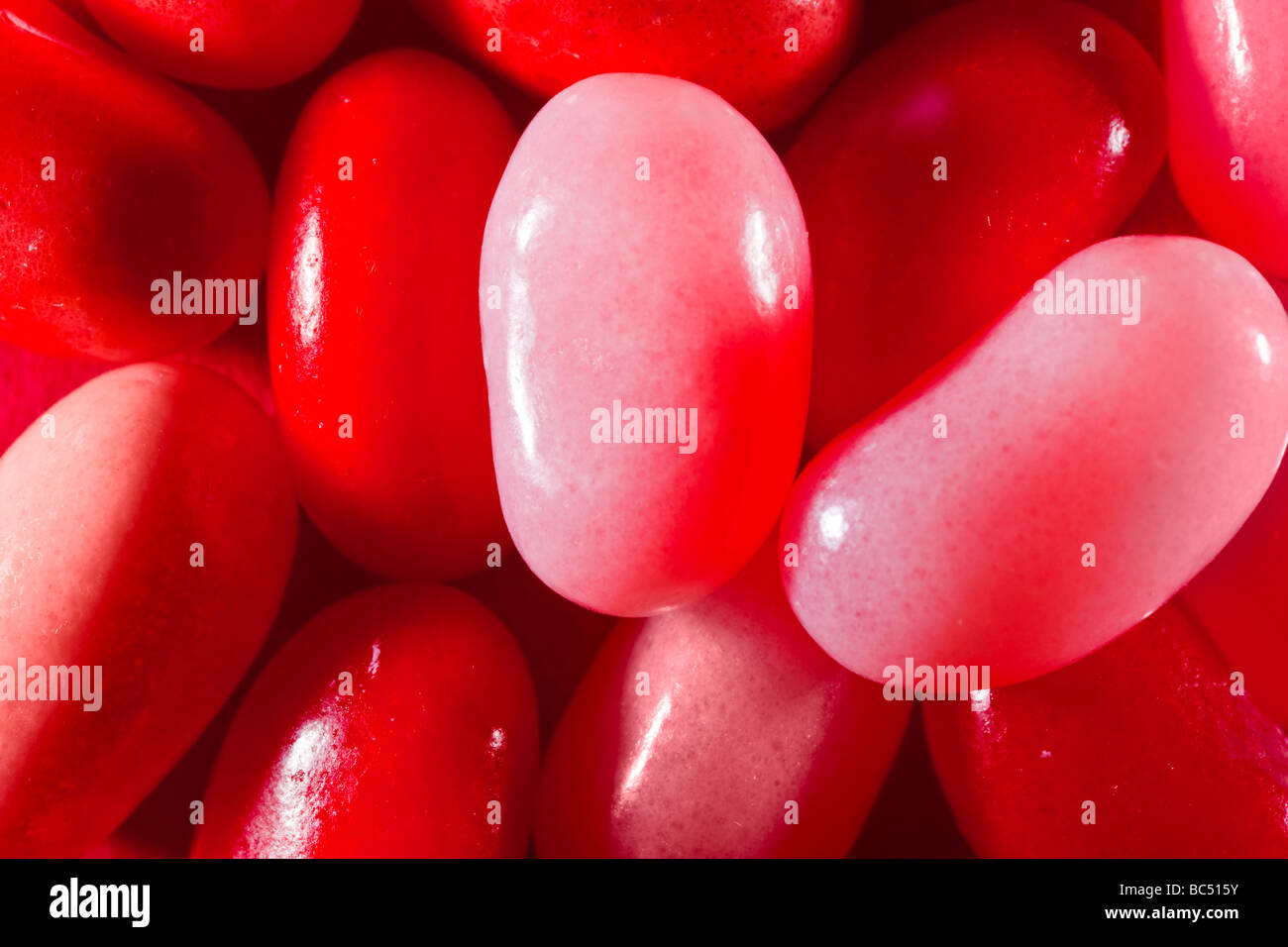 Rot und Pink Jelly Beans in 16 Bit erfasst und in Adobe 1998 Farbraum zur Verfügung schwierig rote Töne zu halten Stockfoto