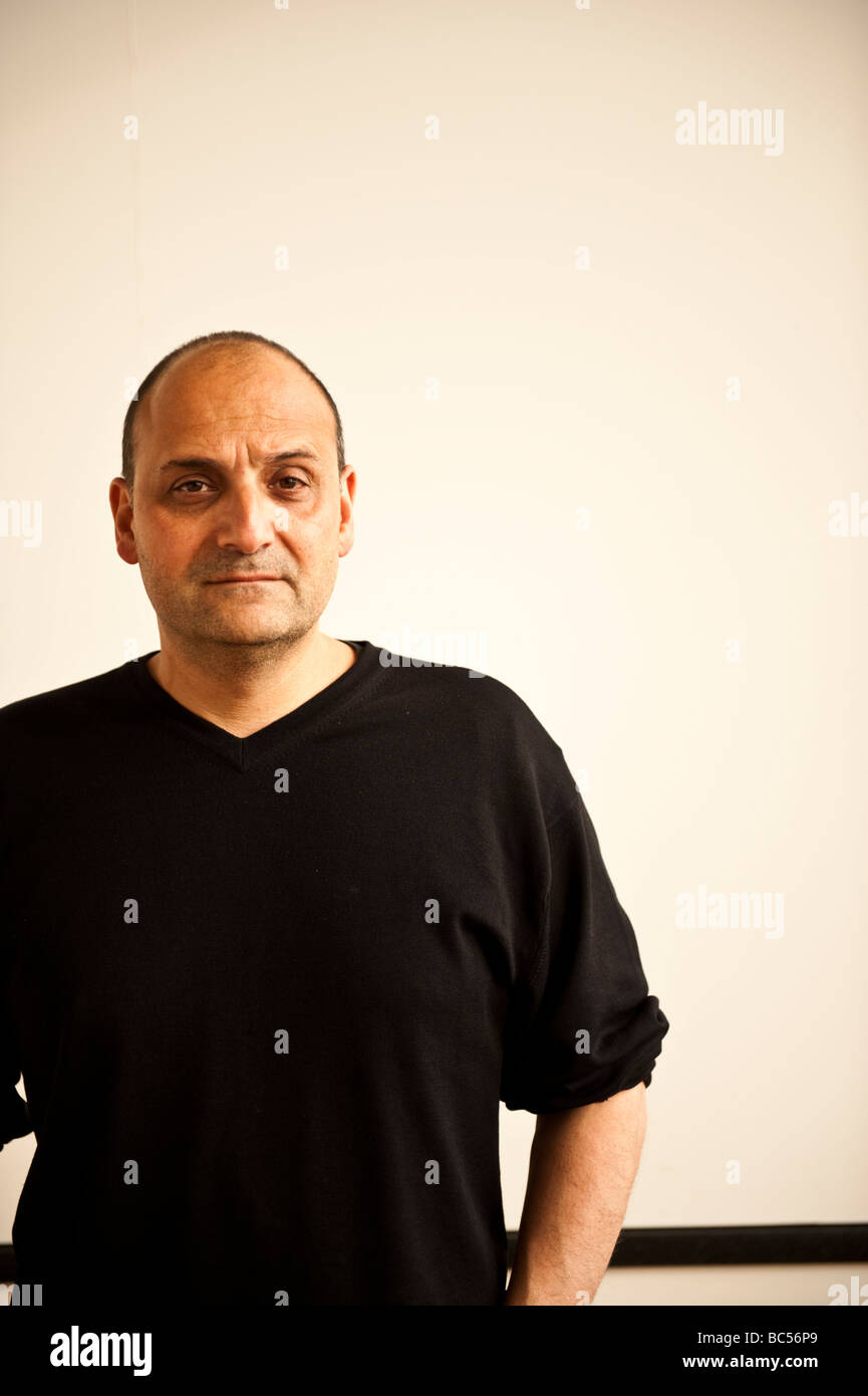 Gideon Koppel Regisseur des Films schlafen wütend bei einer Vorführung seines Films in Aberystwyth Arts Centre Wales UK Stockfoto