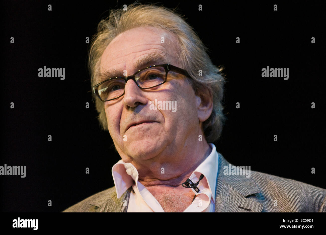 Gerald Scarfe englischer Cartoonist und Illustrator im Bild sprechen auf der Bühne Hay Festival 2009 Stockfoto