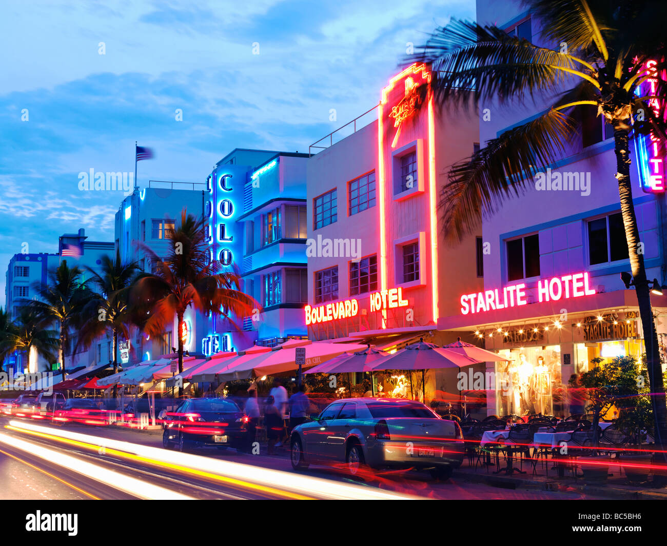 South Beach Miami, Restaurants am Ocean Drive, Art déco-Hotels Stockfoto
