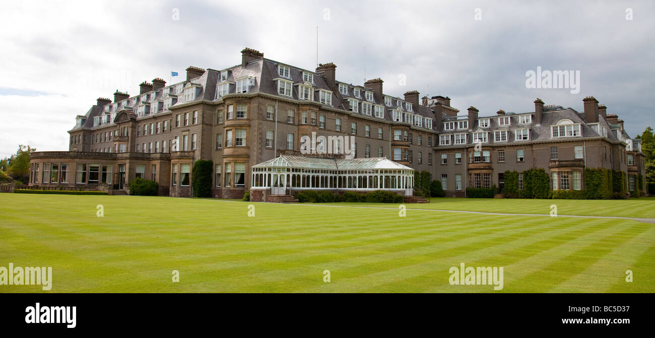 Seiten- und Rückansicht des weltberühmten Gleneagles Hotel (eröffnet 1924) in Pethshire, Schottland, Großbritannien Stockfoto