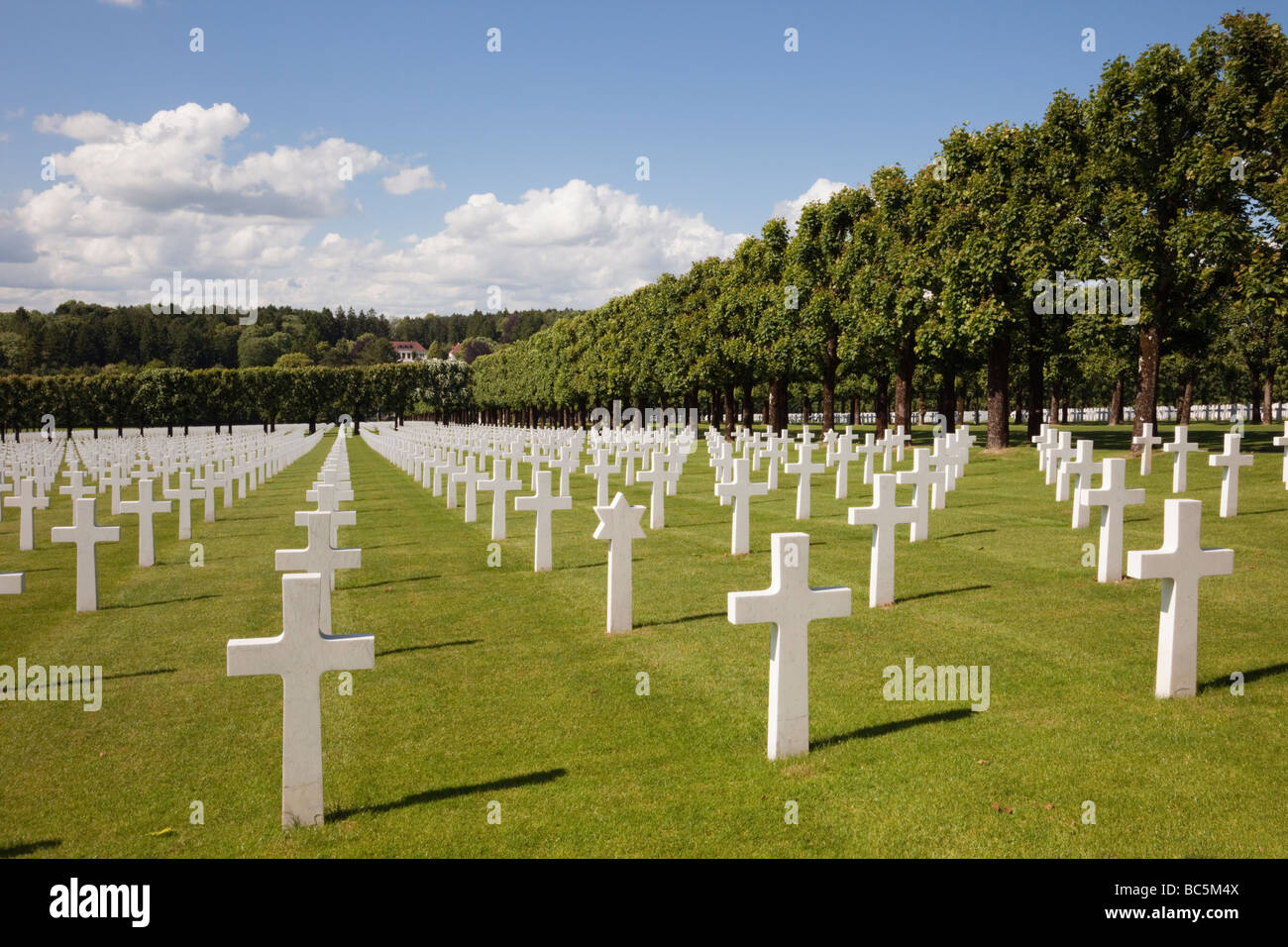 Romagne Gesnes Frankreich Reihen von weißem Marmor Grabsteine auf Maas Argonne amerikanischen Soldatenfriedhof WW1 Schlacht von Verdun Stockfoto