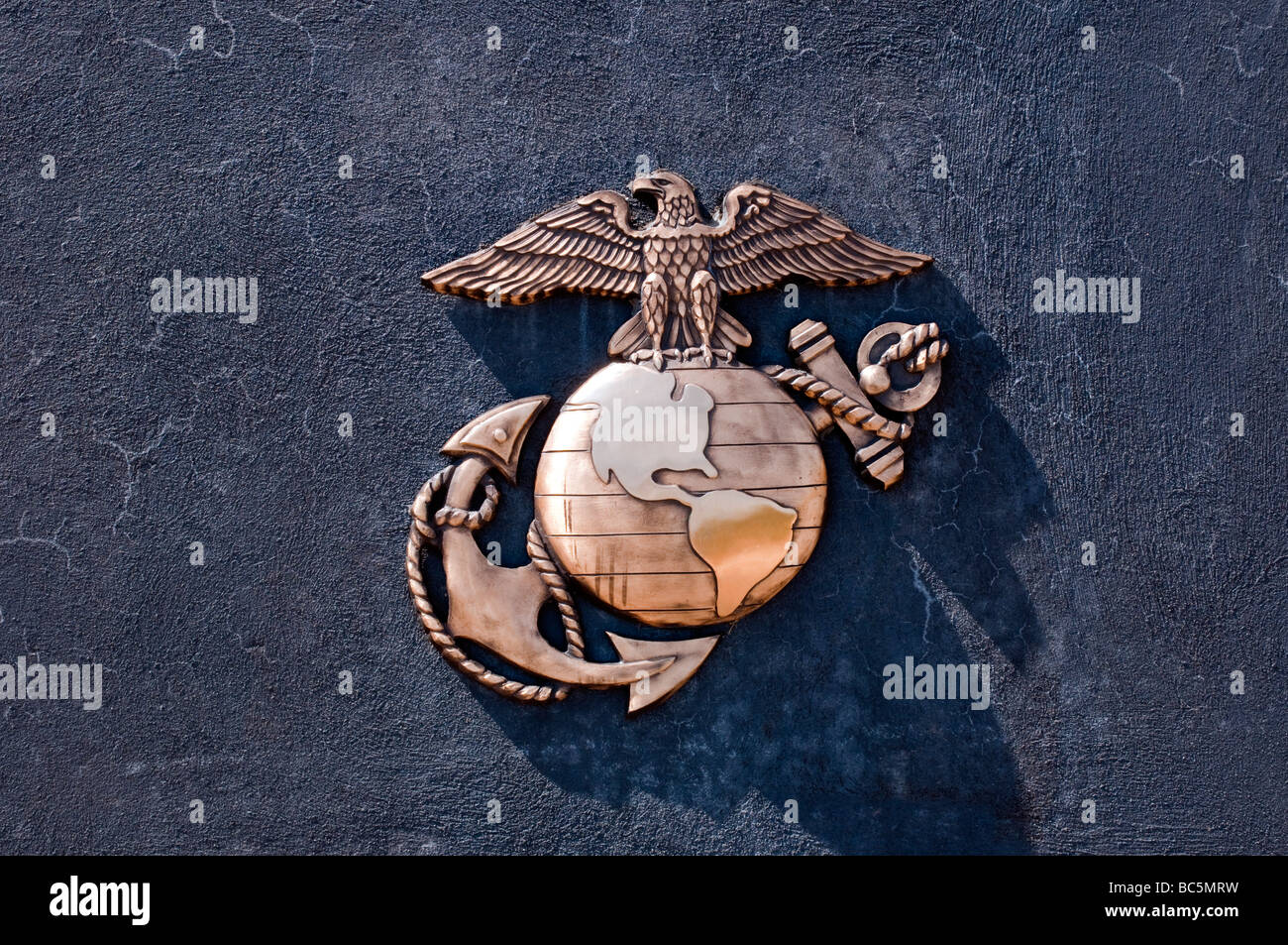 United States Marine Corps Emblem auf Granit Stockfoto