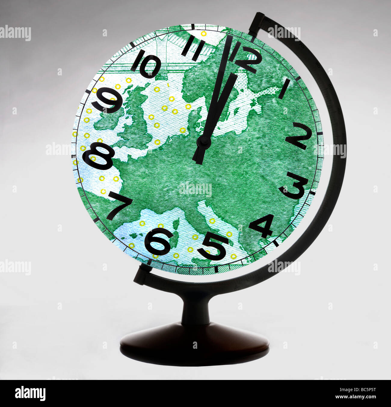 Globus-förmigen Uhr digital composite Stockfoto